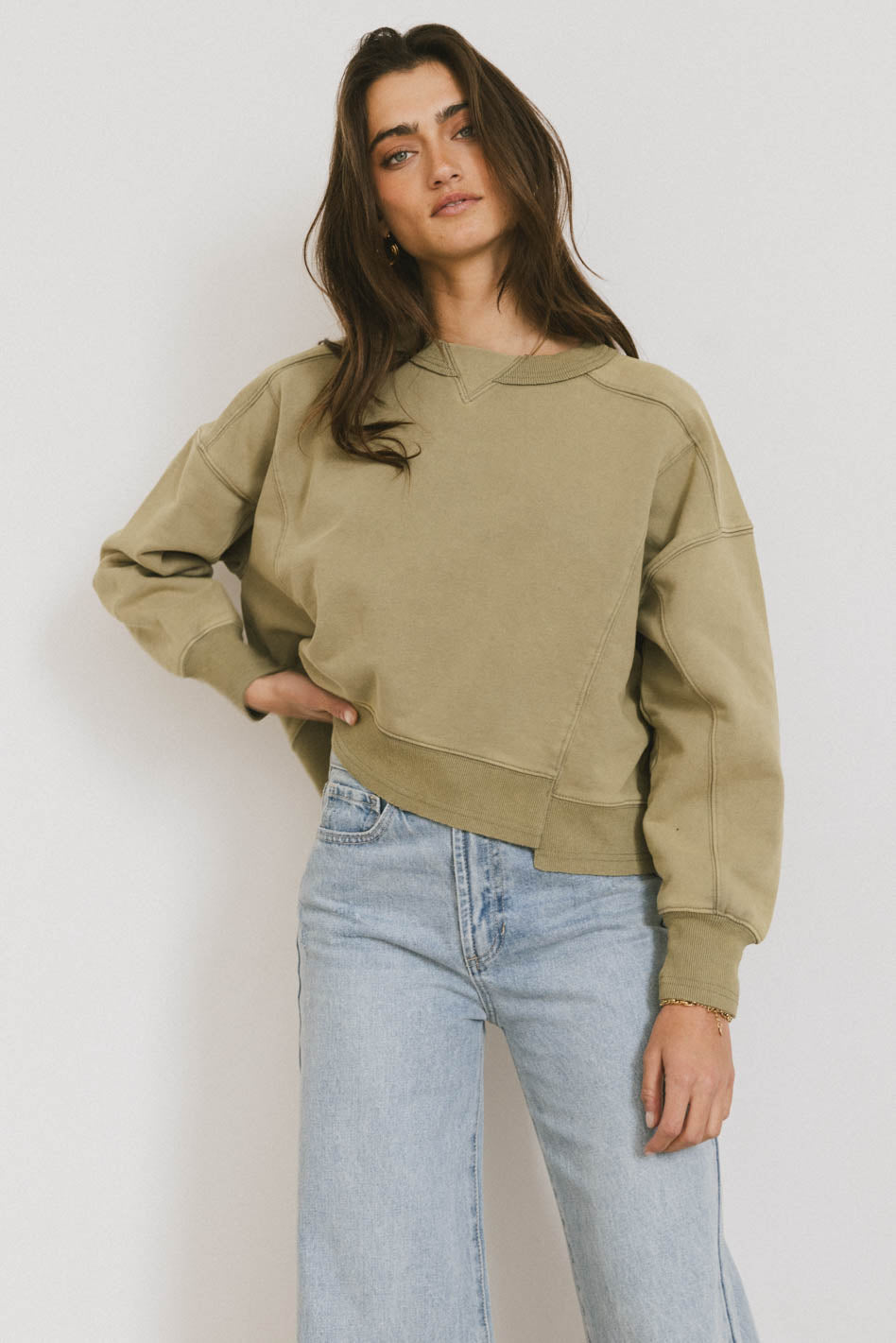 Aarti Sweatshirt in Olive