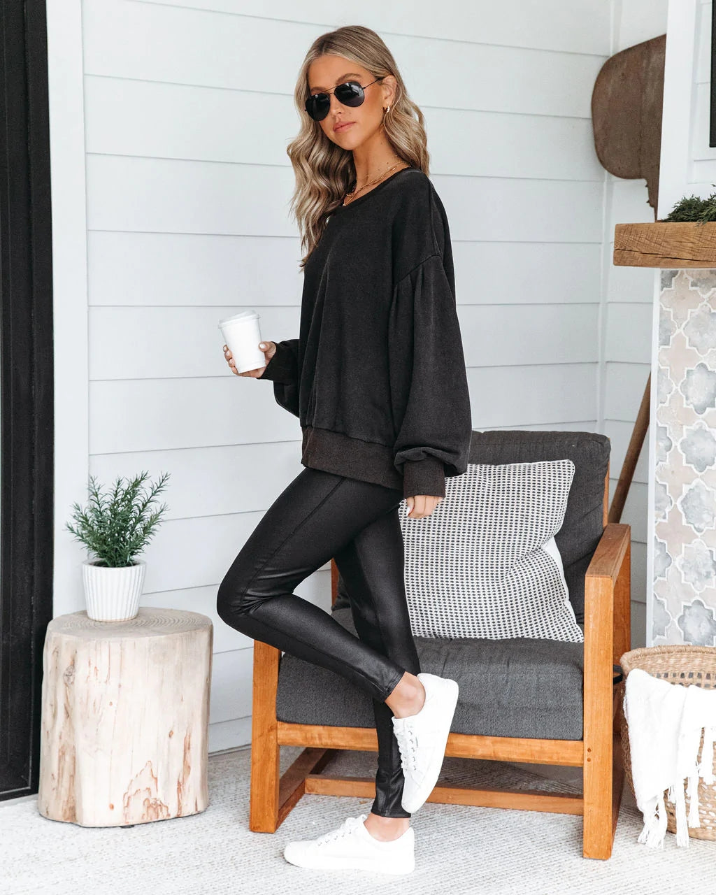 Black Solid Oversized Sweatshirt